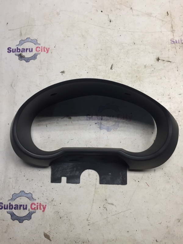Пластик вокруг спидометра Subaru Impreza GD EJ15 2000 (б/у)
