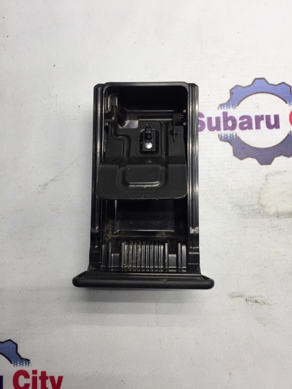 Пепельница Subaru Legacy BE EJ20 1998 (б/у)