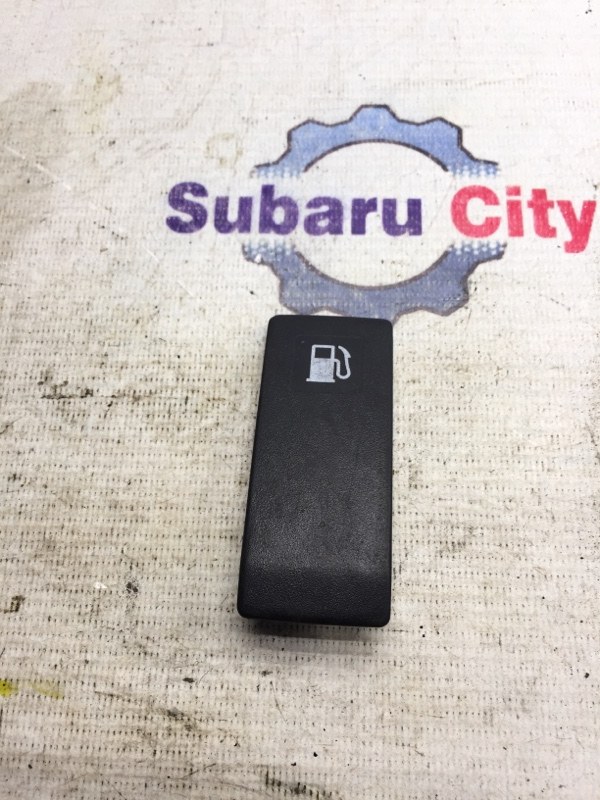 Ручка открывания лючка топливного бака Subaru Legacy BH EJ20 2001 (б/у)