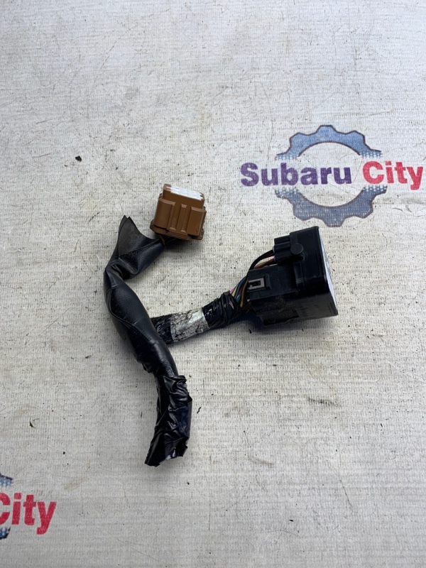 Разъем Subaru Legacy BL EJ20 2004 (б/у)