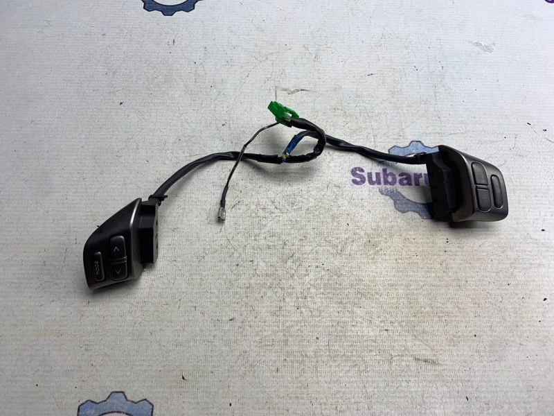 Кнопка на руль Subaru Legacy BL EJ20 2003 (б/у)