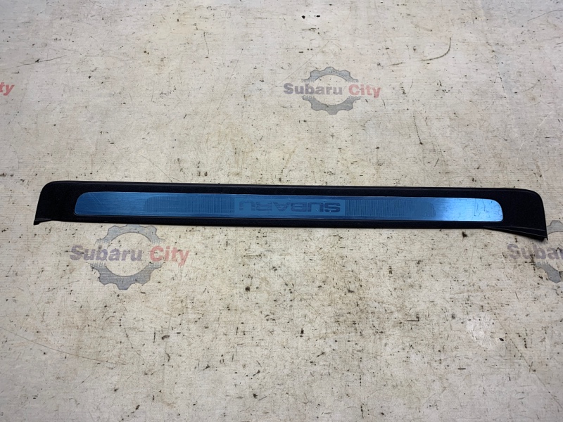 Накладка на порог салона Subaru Legacy BL EJ20 2005 передняя правая (б/у)