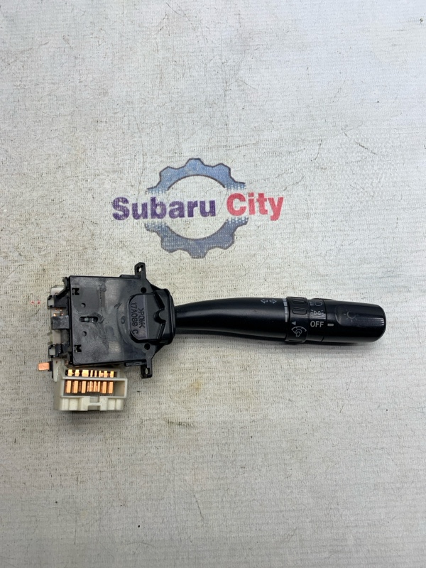 Блок подрулевых переключателей Subaru Legacy BH5 EJ206 2001 правый (б/у)