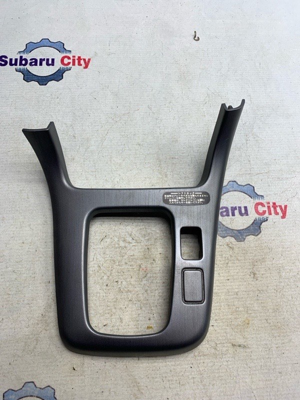 Рамка вокруг селектора акпп Subaru Legacy BH5 EJ206 2001 (б/у)