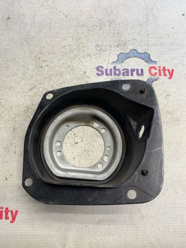 Пластик вокруг горловины топливного бака Subaru Forester SG5 EJ202 2004 (б/у)