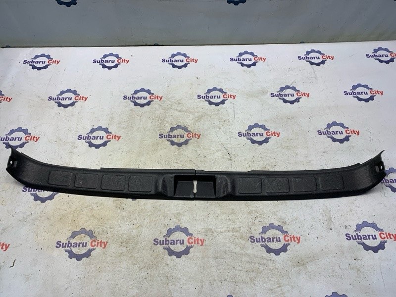 Накладка в багажник Subaru Forester SF5 EJ201 2000 (б/у)