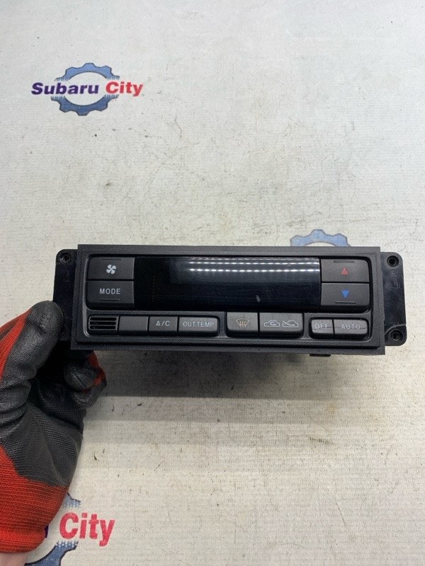 Блок климат контроля Subaru Forester SF5 EJ201 2000 (б/у)
