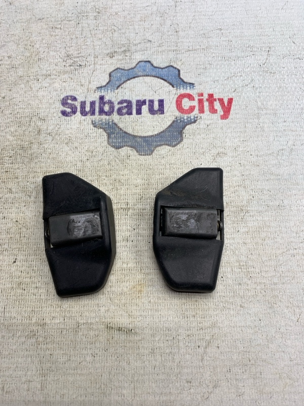 Ограничитель зазора двери багажника Subaru Forester SF5 EJ201 2000 (б/у)