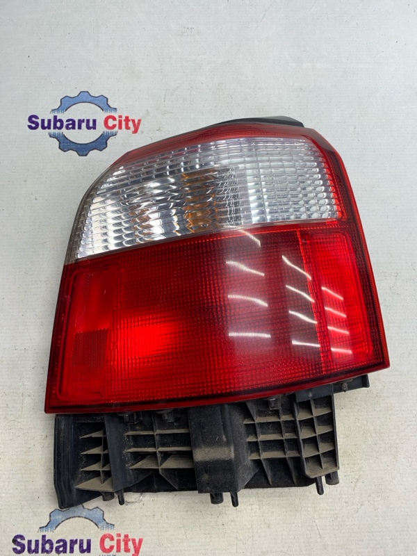 Стоп сигнал Subaru Forester SF5 EJ201 2000 правый (б/у)