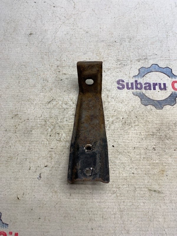 Крепление заднего бампера Subaru Forester SF5 EJ201 2000 (б/у)
