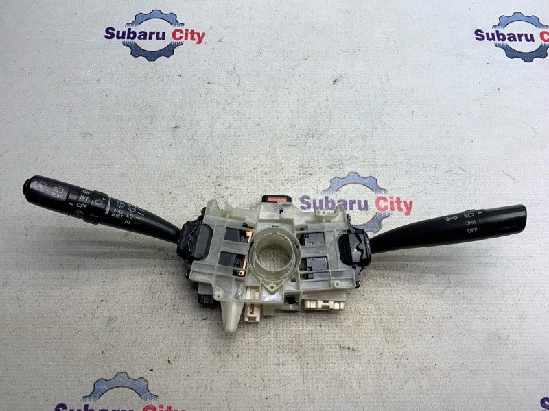 Блок подрулевых переключателей Subaru Forester SF5 EJ201 2000 (б/у)