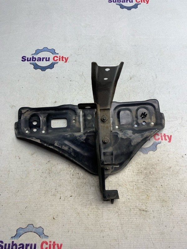 Крепление заднего бампера Subaru Forester SF5 EJ201 2001 (б/у)