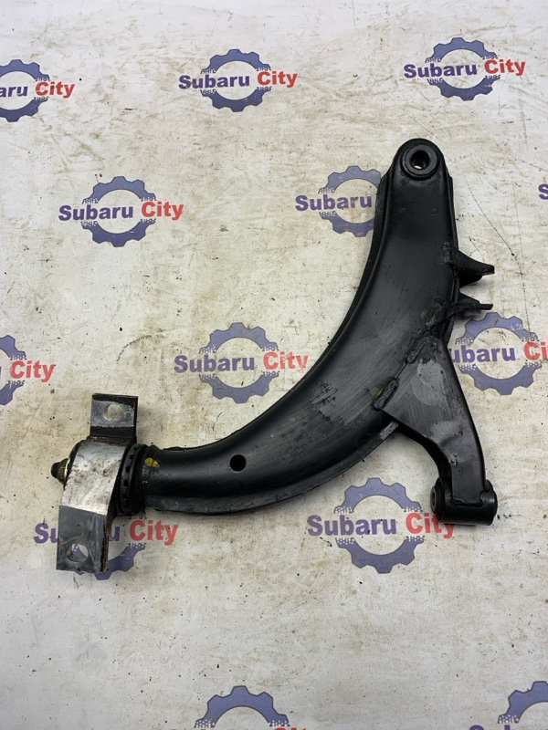 Рычаг Subaru Forester SF5 EJ201 2001 передний левый (б/у)