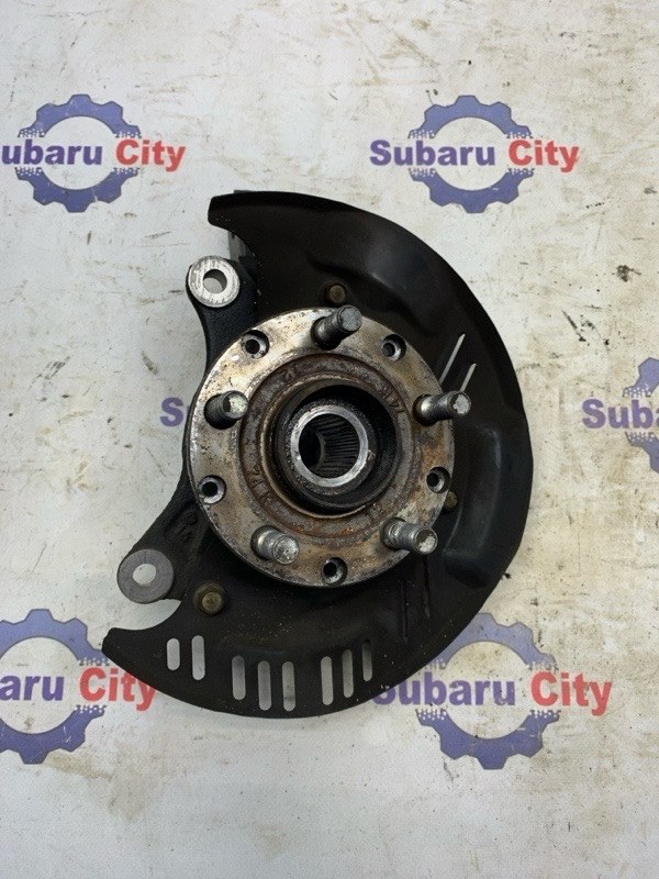 Ступица Subaru Forester SF5 EJ201 2001 передняя правая (б/у)