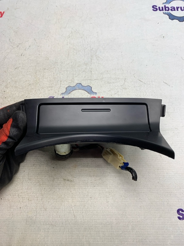 Пепельница Subaru Legacy BP5 EJ20X 2006 (б/у)