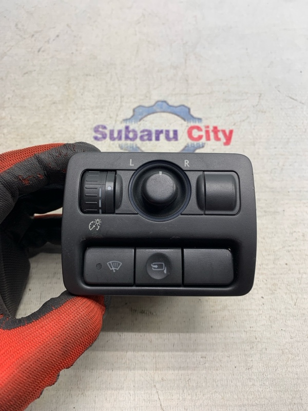 Блок управления зеркалами Subaru Legacy BP5 EJ20X 2006 (б/у)