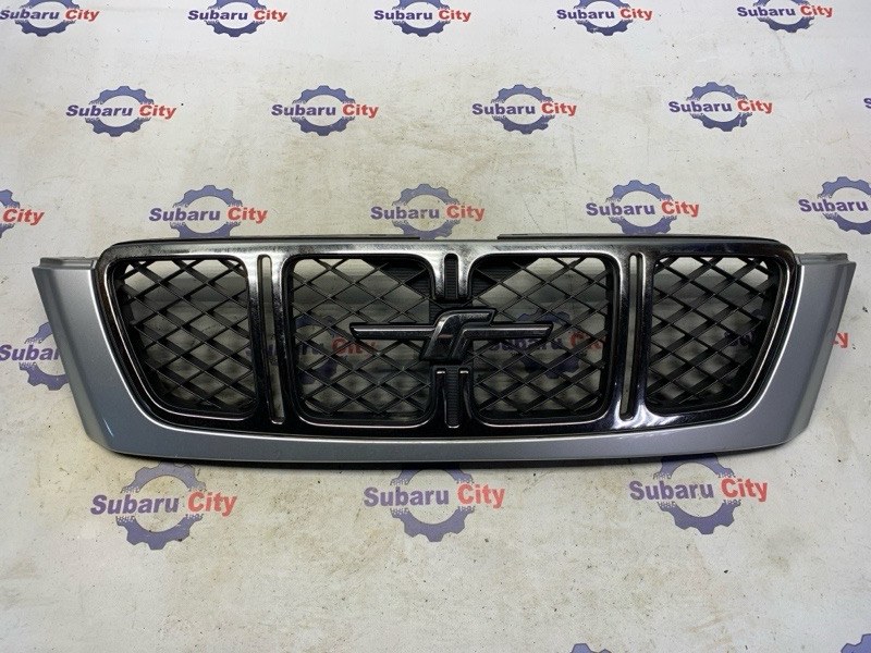 Решетка радиатора Subaru Forester SF5 EJ201 2001 (б/у)