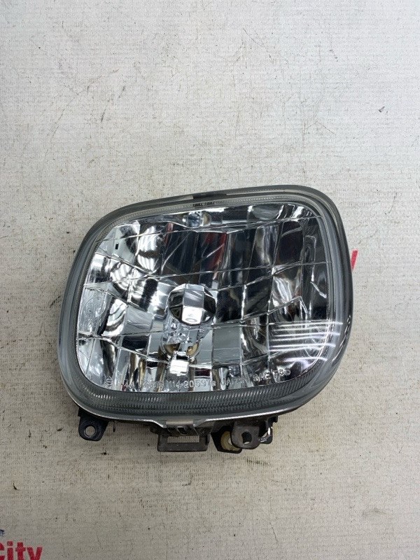 Фары противотуманные Subaru Forester SF5 EJ201 2001 правые (б/у)