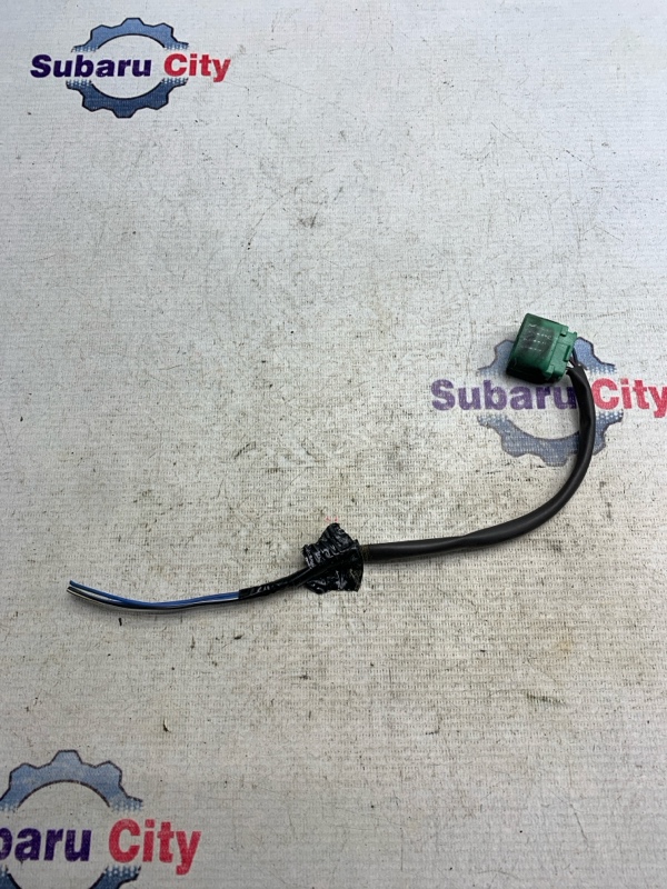 Разъем Subaru Forester SF5 EJ201 2001 (б/у)