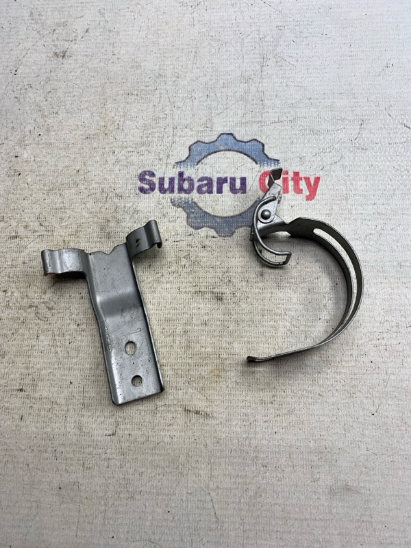 Крепление топливного фильтра Subaru Forester SF5 EJ201 2001 (б/у)