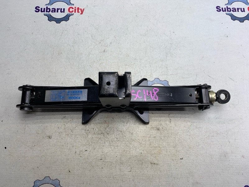 Домкрат Subaru Forester SF5 EJ201 2000 (б/у)