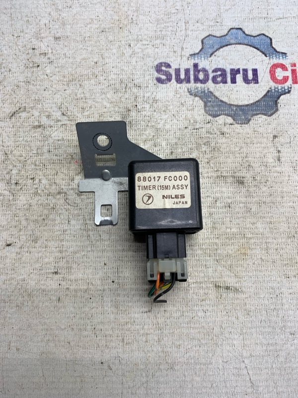 Реле таймер обогрева лобового стекла Subaru Forester SF9 EJ254 2000 (б/у)
