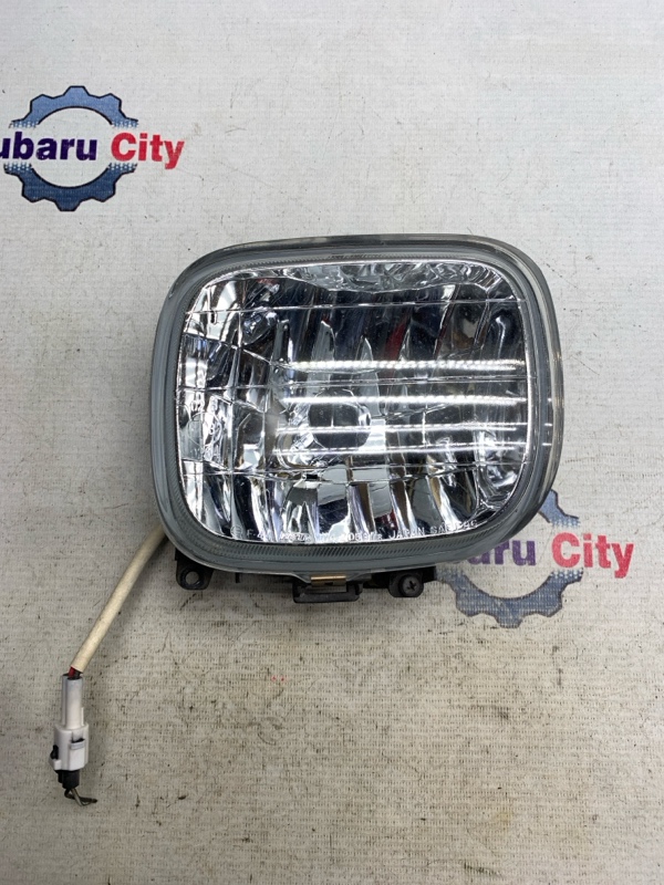 Фары противотуманные Subaru Forester SF9 EJ254 2000 правые (б/у)