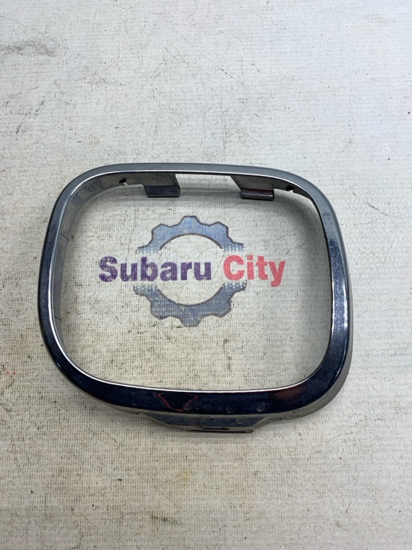 Заглушка в бампер Subaru Forester SF9 EJ254 2000 левая (б/у)