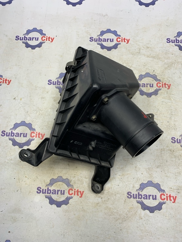 Корпус воздушного фильтра Subaru Forester SF9 EJ254 2000 (б/у)