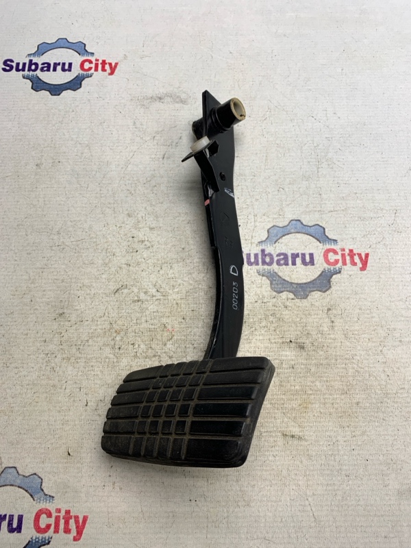 Педаль тормоза Subaru Forester SF9 EJ254 2000 (б/у)