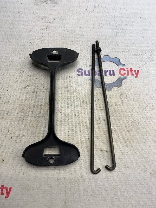 Крепление аккумулятора Subaru Forester SF9 EJ254 2000 (б/у)