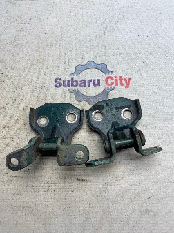 Петли двери Subaru Forester SF9 EJ254 2000 передние (б/у)