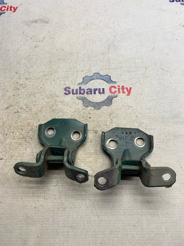 Петли двери Subaru Forester SF9 EJ254 2000 передние (б/у)