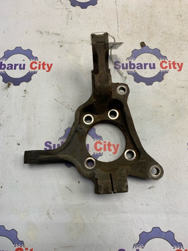 Кулак поворотный Subaru Legacy BP передний правый (б/у)