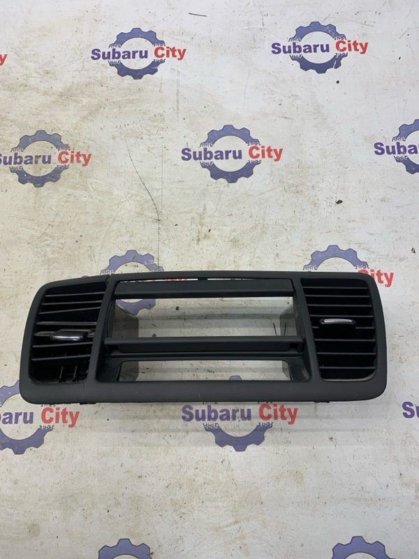 Центральная консоль Subaru Legacy BP5 EJ20Y 2005 (б/у)