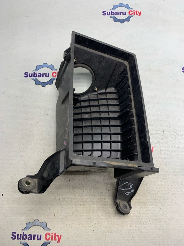 Корпус воздушного фильтра Subaru Forester SG5 EJ202 2004 (б/у)