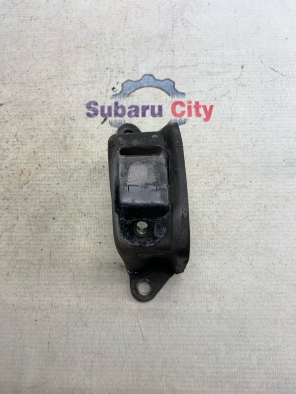 Крепление стабилизатора Subaru Forester SF5 EJ201 2000 заднее левое (б/у)