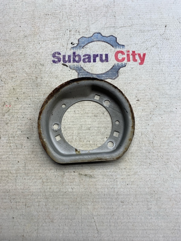 Пластик вокруг горловины топливного бака Subaru Legacy BP5 EJ20X 2006 (б/у)