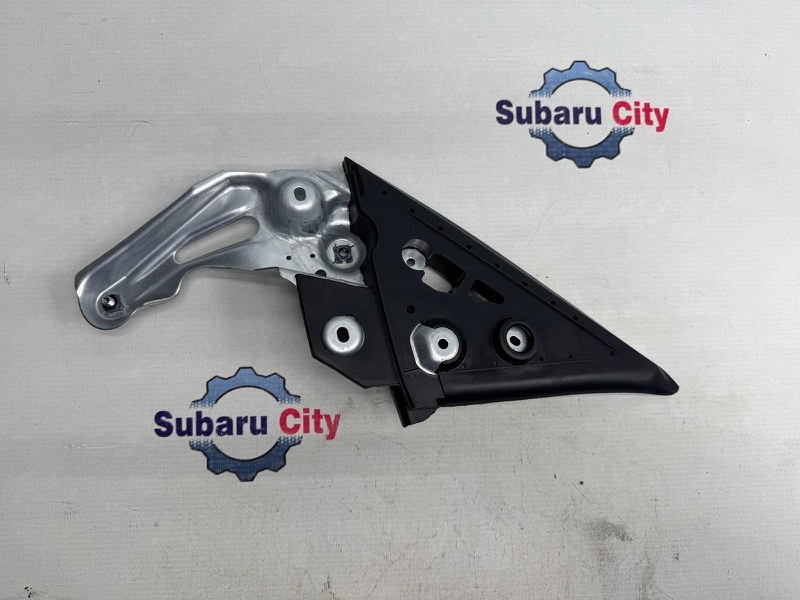 Уголок двери Subaru левый