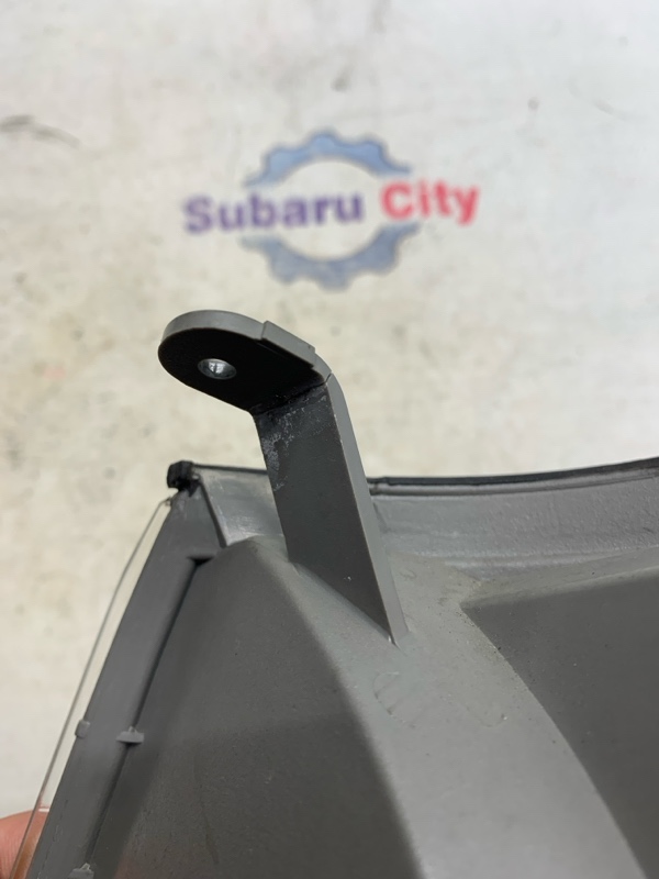 Габарит Subaru Forester SF5 EJ201 2001 правый (б/у) Габарит Subaru Forester SF5 EJ201 2001 правый (б/у)