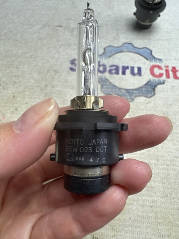 Лампа ксеноновая Subaru Legacy BP5 EJ20X Лампа ксеноновая Subaru Legacy BP5 EJ20X