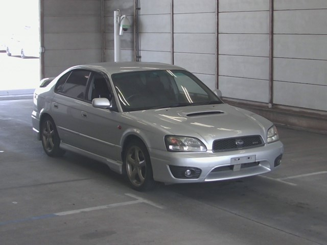 Автомобиль Subaru Legacy B4 BE5 EJ206 2001 года в разбор