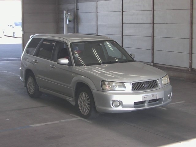 Автомобиль Subaru Forester SG5 EJ202 2004 года в разбор