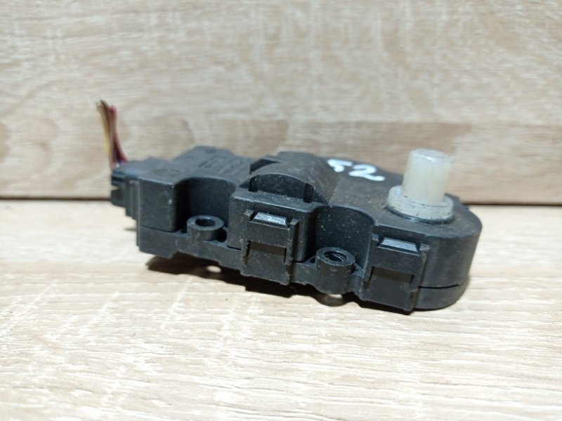 Сервопривод заслонок печки Audi A4 8K5 CDH