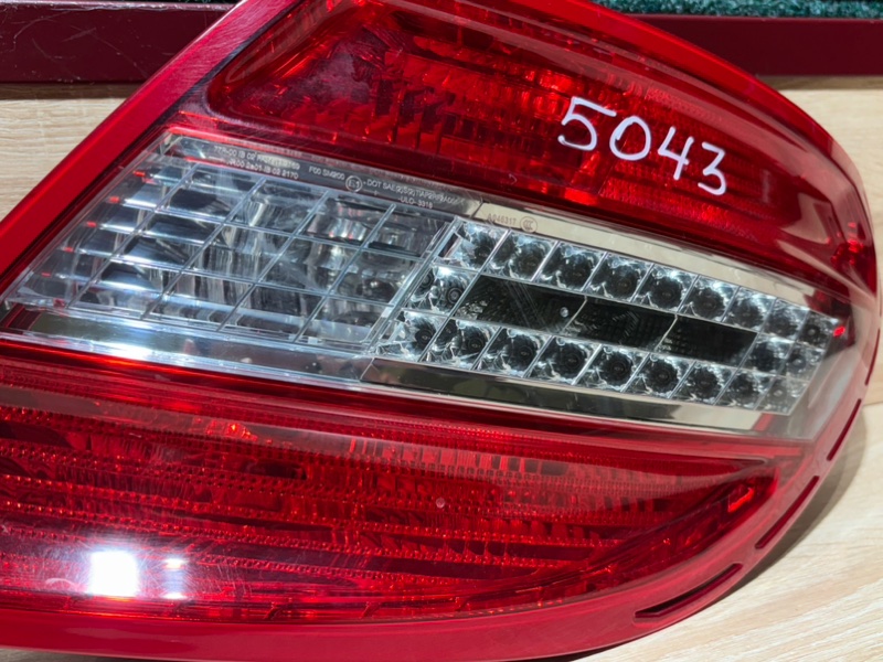 Стоп-сигнал задний правый C-CLASS W204 M271