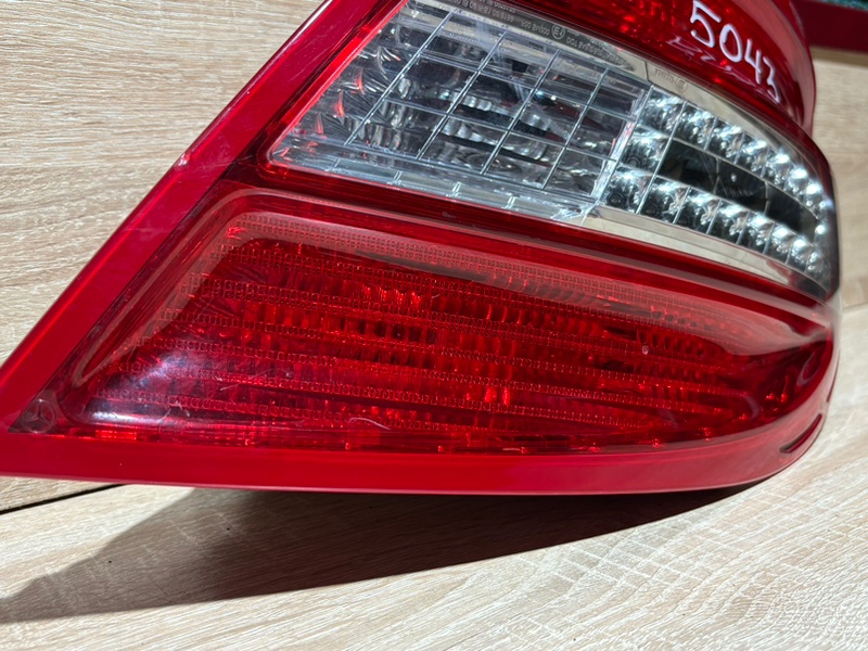 Стоп-сигнал задний правый C-CLASS W204 M271