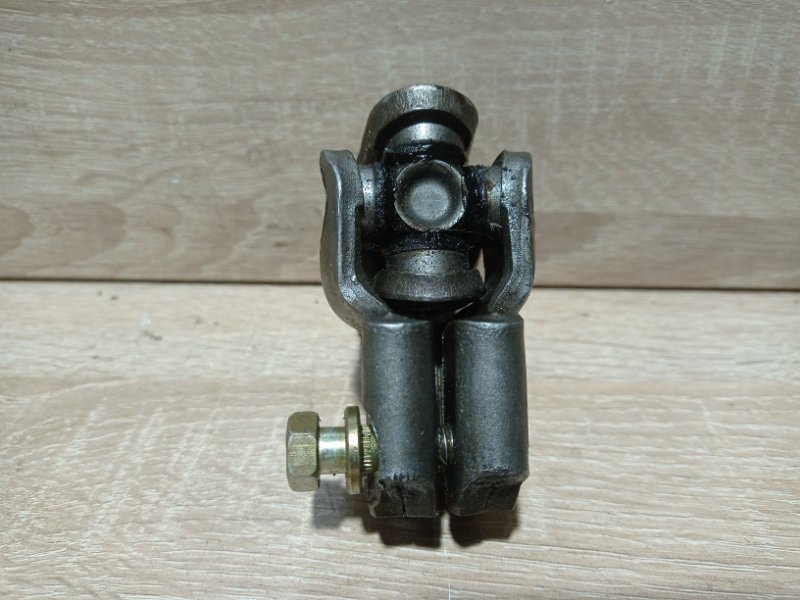 Рулевой карданчик COROLLA 2000 AE111 4AFE