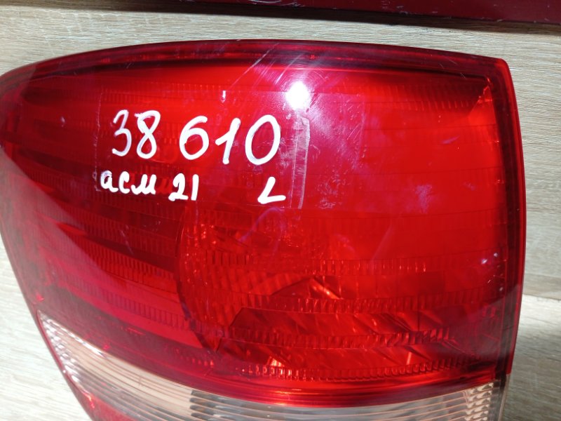 Стоп-сигнал задний левый Toyota IPSUM ACM21 2AZFE