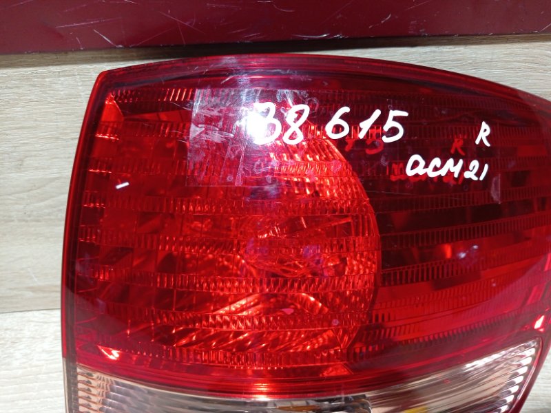 Стоп-сигнал задний правый Toyota IPSUM ACM21 2AZFE