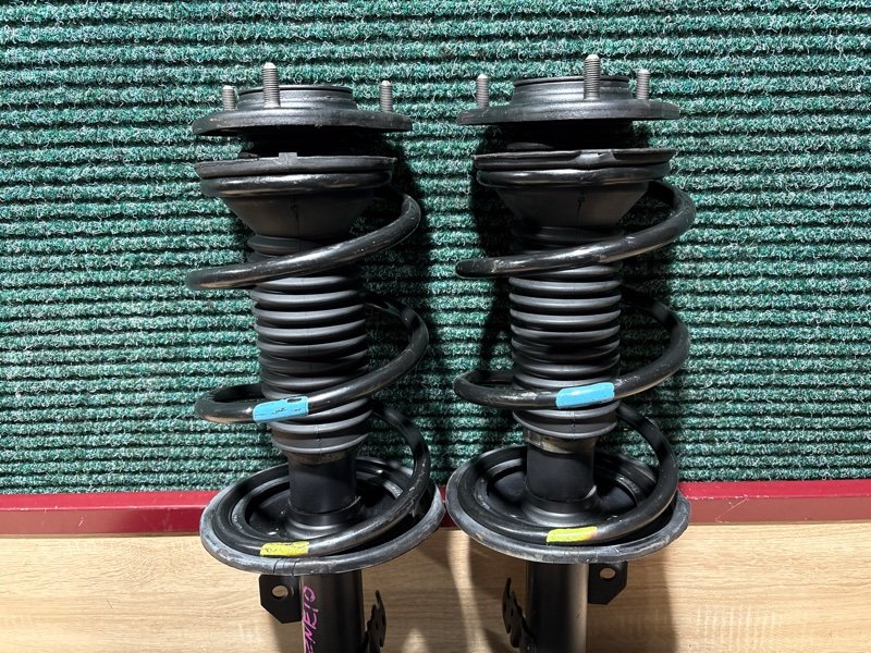 Стойка подвески передняя Toyota WISH ZNE10 1ZZFE Стойка подвески передняя Toyota WISH ZNE10 1ZZFE